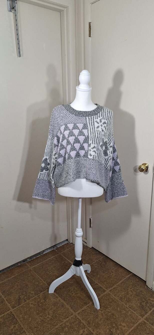 Sincerely Jules Patchwork Knit Sweater S, Oversized Crop Geometric Grey Lilac